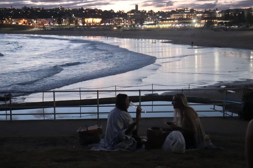 Studijos Australijoje Australija, Australia, Bondi Bubble, youth travels, jaunimo kelionės, Sydney, whales, dog, beach, ocean, travel, surfing, photography, tim tam, bay