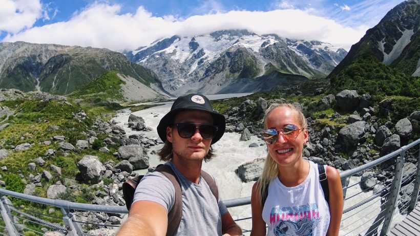 Jaunimo keliones, youth travels, Naujoji Zelandija, New Zealand, travelers, mountains, van, clifts, river, lake